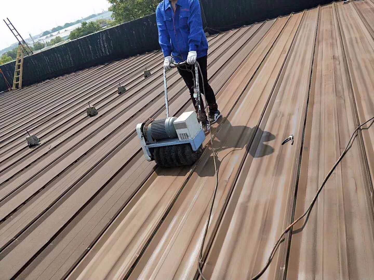 水性漆噴彩鋼瓦好嗎?彩鋼瓦翻新不能只注意價格