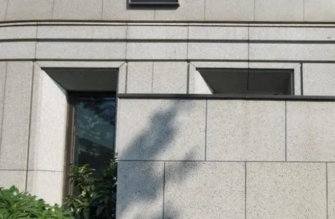 外墻涂料水包水有啥優(yōu)缺點(diǎn)？現(xiàn)在為什么基本沒人用了？